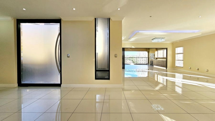 5 Bedroom Property for Sale in Kiepersol Free State